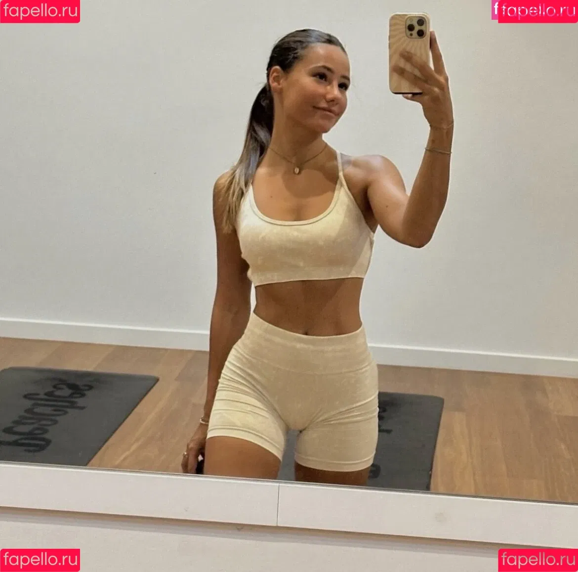 Sophia Chiara Onlyfans Photo Gallery 