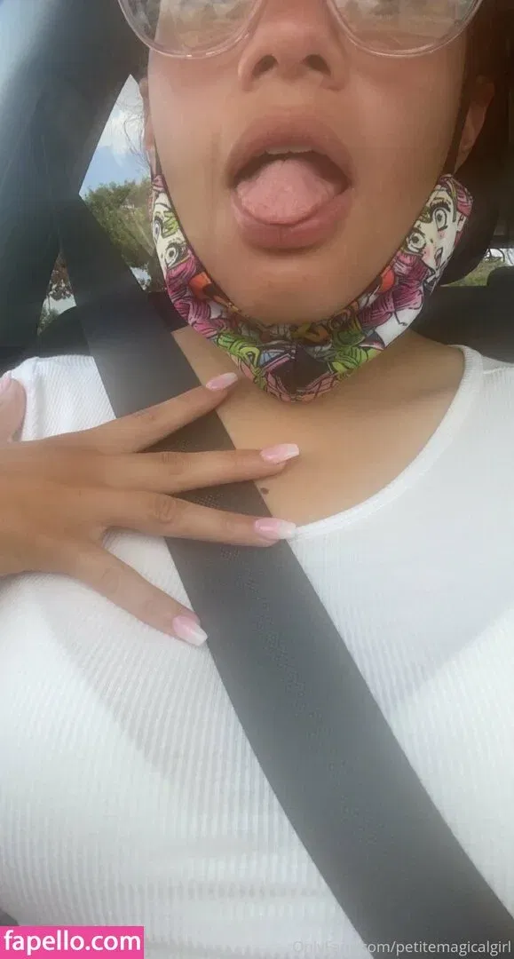 petitemagicalgirl Onlyfans Photo Gallery 