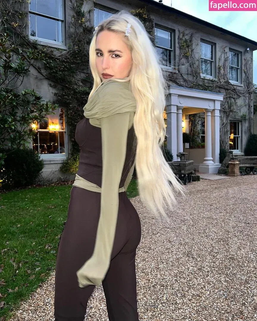 Laurel Arnell Cullen Onlyfans Photo Gallery 