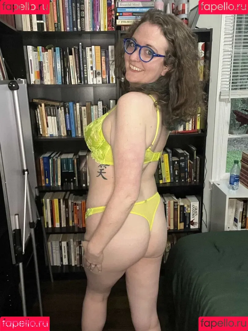 Comfy Karen Onlyfans Photo Gallery 