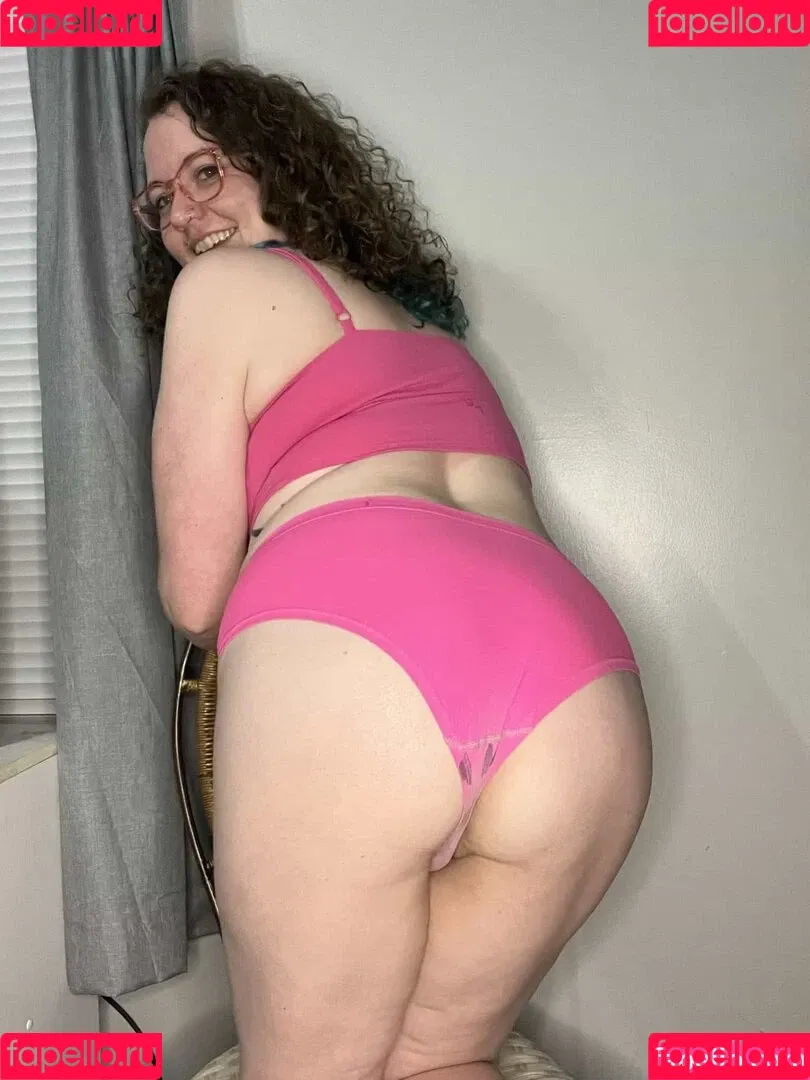 Comfy Karen Onlyfans Photo Gallery 