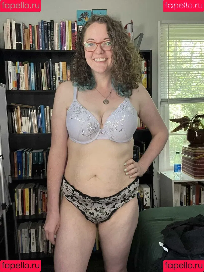 Comfy Karen Onlyfans Photo Gallery 