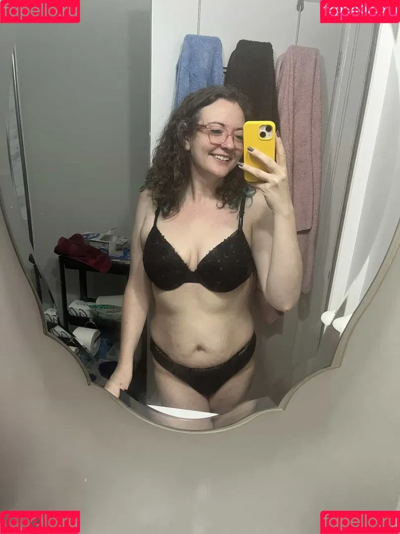 Comfy Karen Onlyfans Photo Gallery 