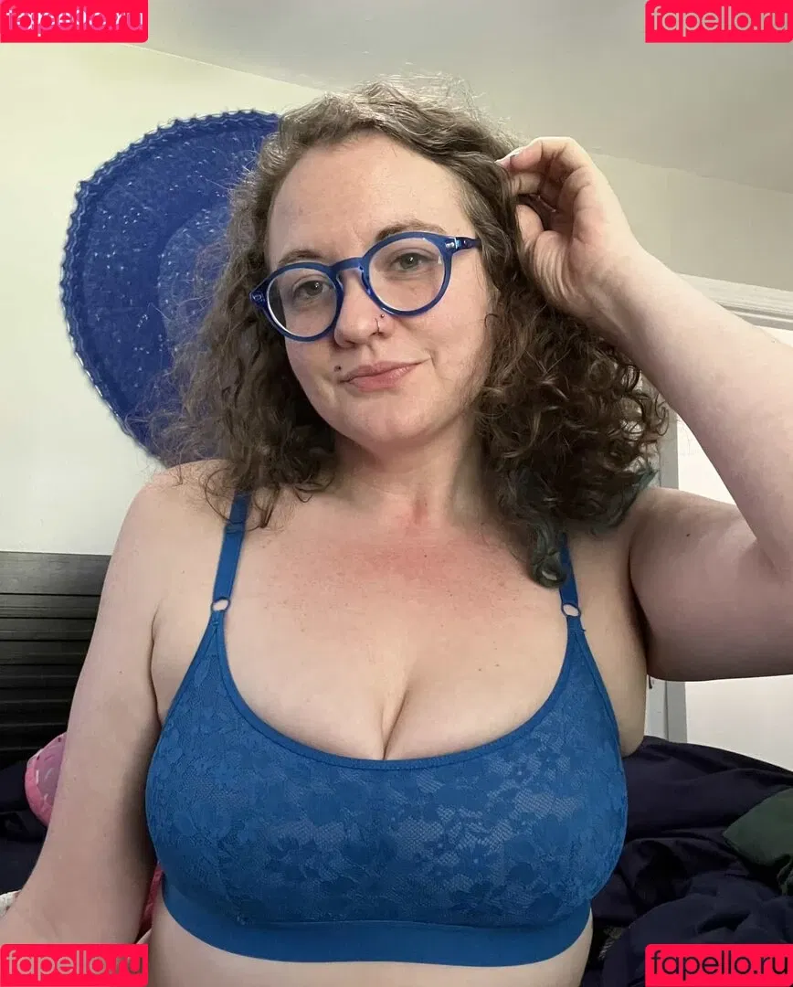 Comfy Karen Onlyfans Photo Gallery 