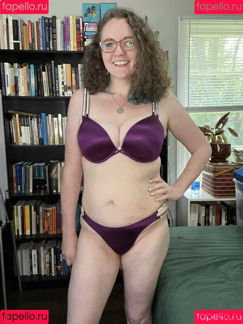 Comfy Karen Onlyfans Photo Gallery 
