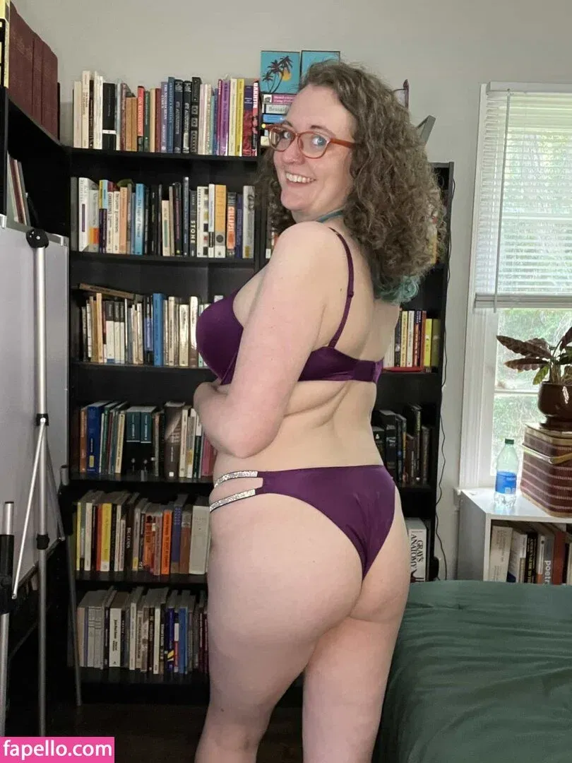 Comfy Karen Onlyfans Photo Gallery 