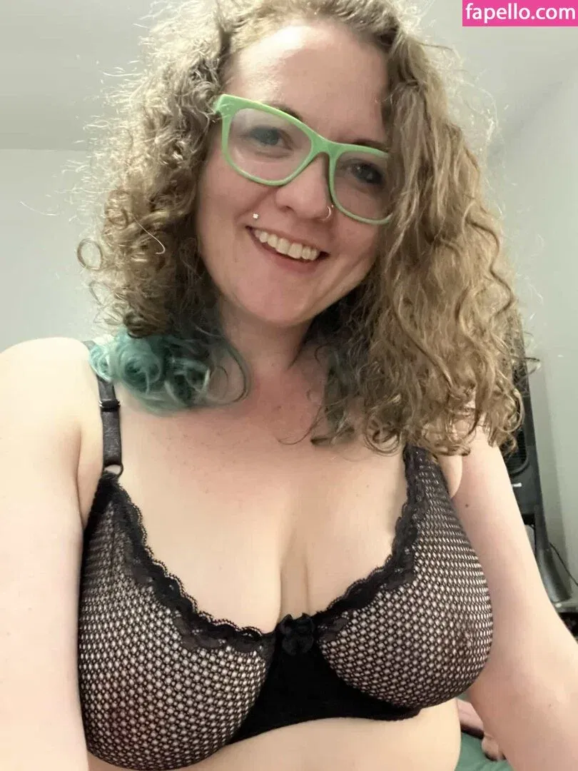 Comfy Karen Onlyfans Photo Gallery 