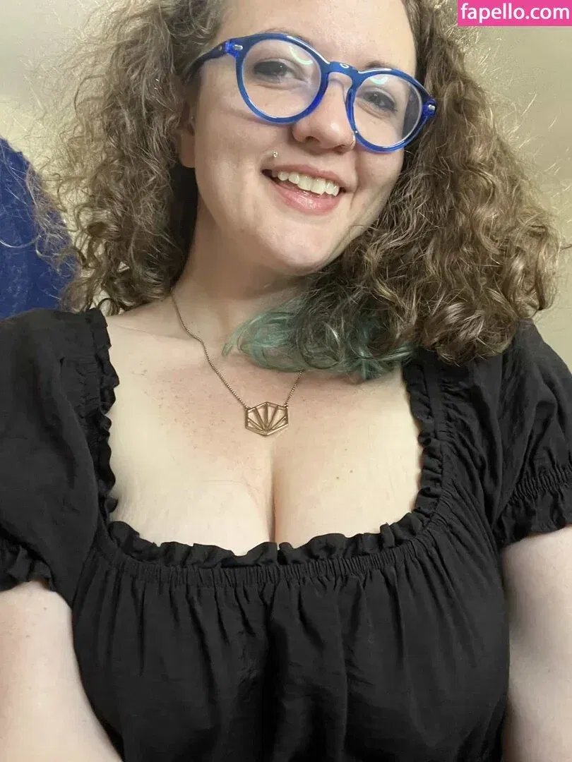 Comfy Karen Onlyfans Photo Gallery 