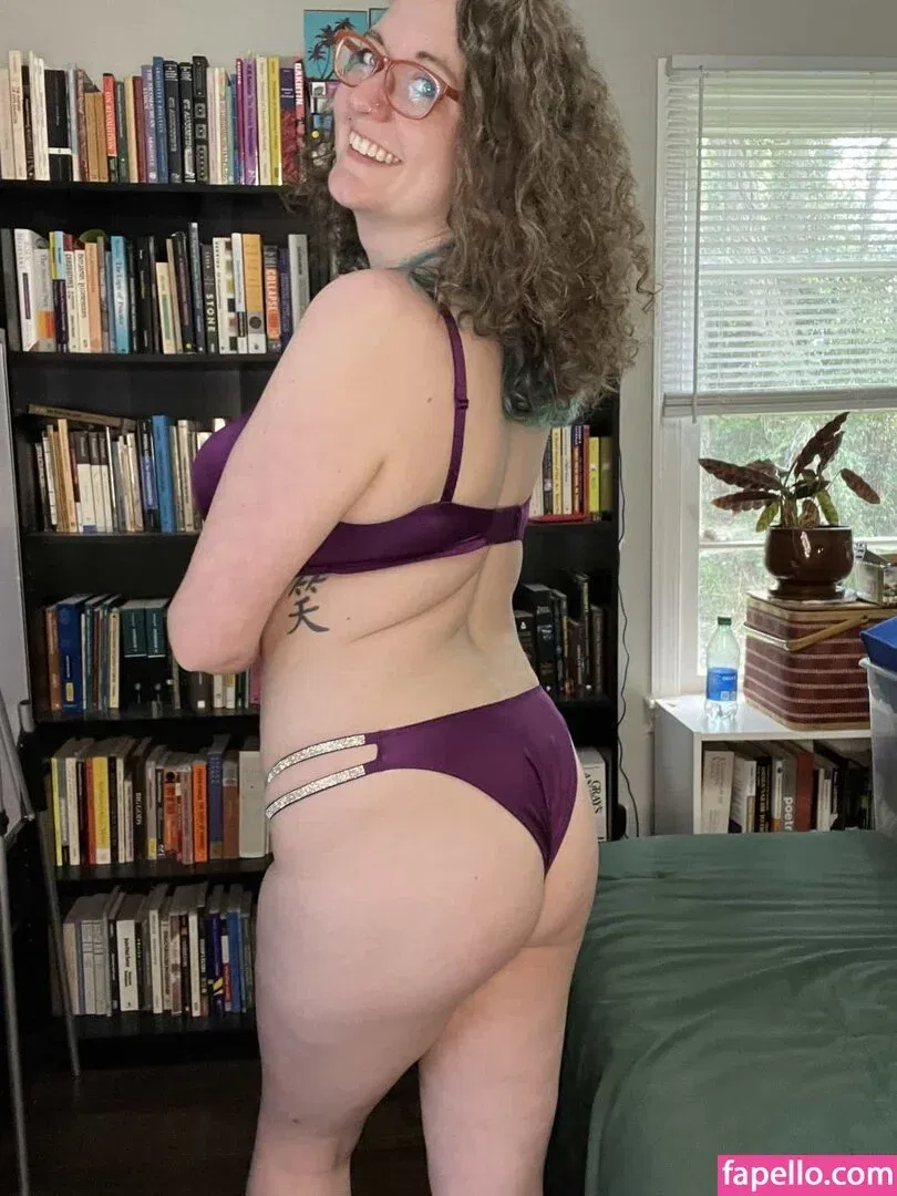 Comfy Karen Onlyfans Photo Gallery 