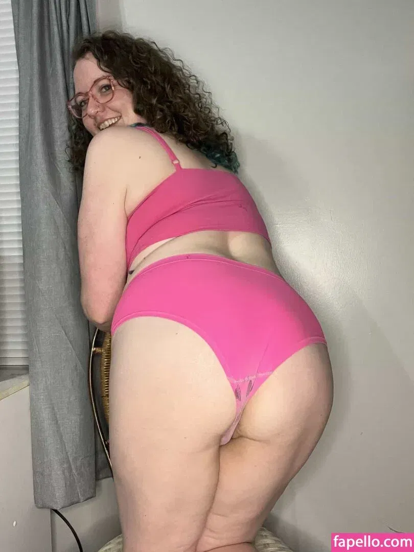 Comfy Karen Onlyfans Photo Gallery 