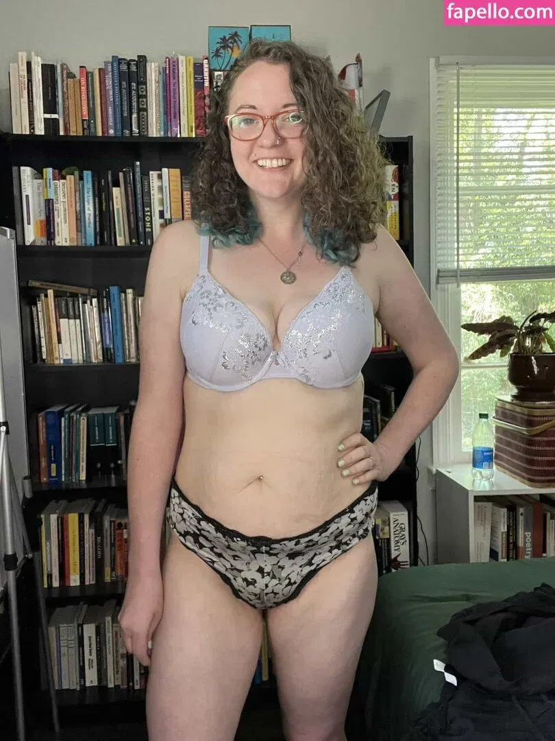 Comfy Karen Onlyfans Photo Gallery 