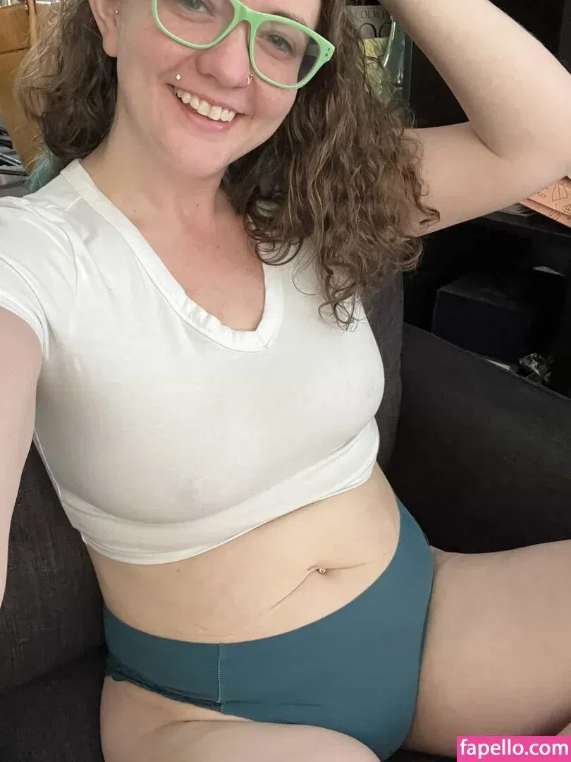 Comfy Karen Onlyfans Photo Gallery 