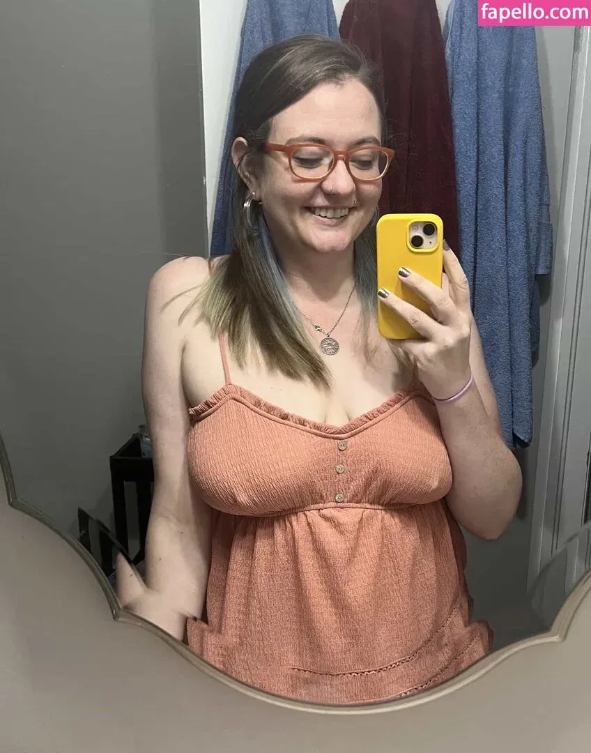 Comfy Karen Onlyfans Photo Gallery 