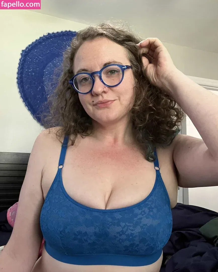 Comfy Karen Onlyfans Photo Gallery 