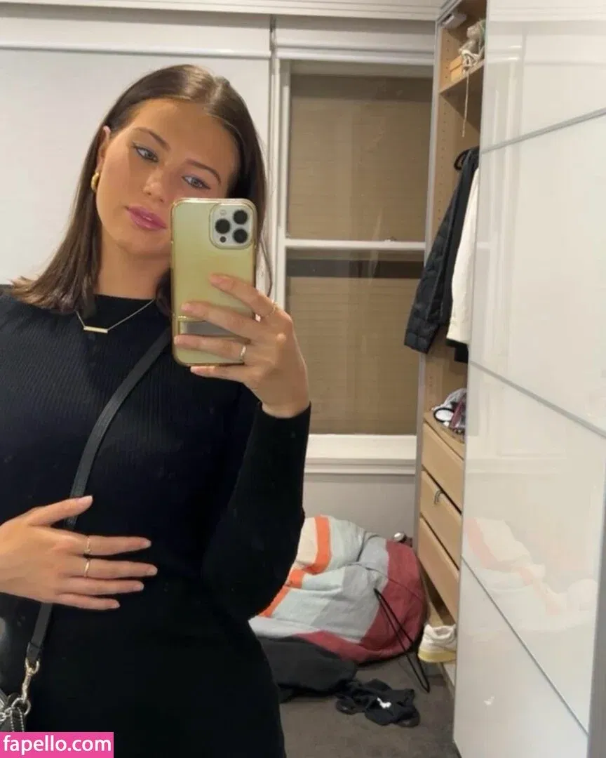 Emilia Dettorre Onlyfans Photo Gallery 