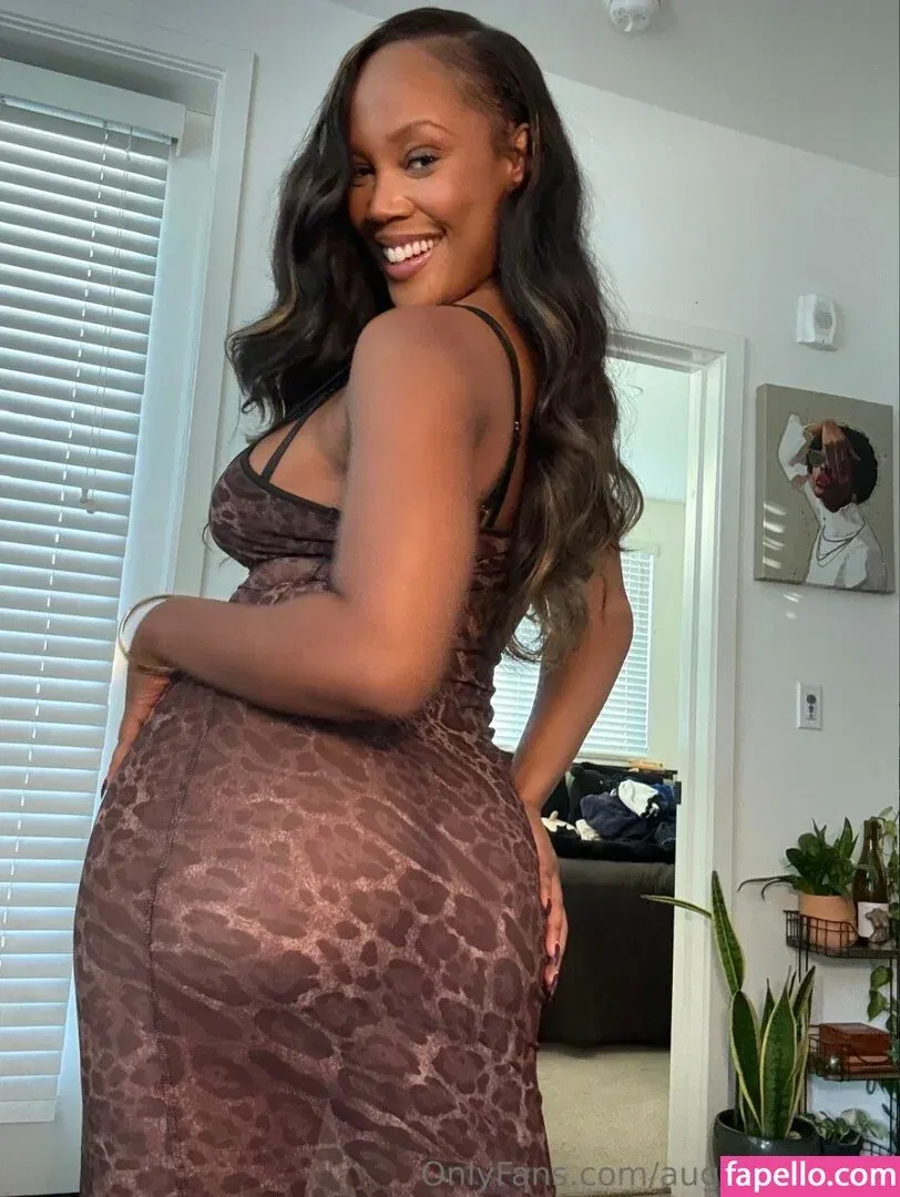 August Skye Onlyfans Photo Gallery 