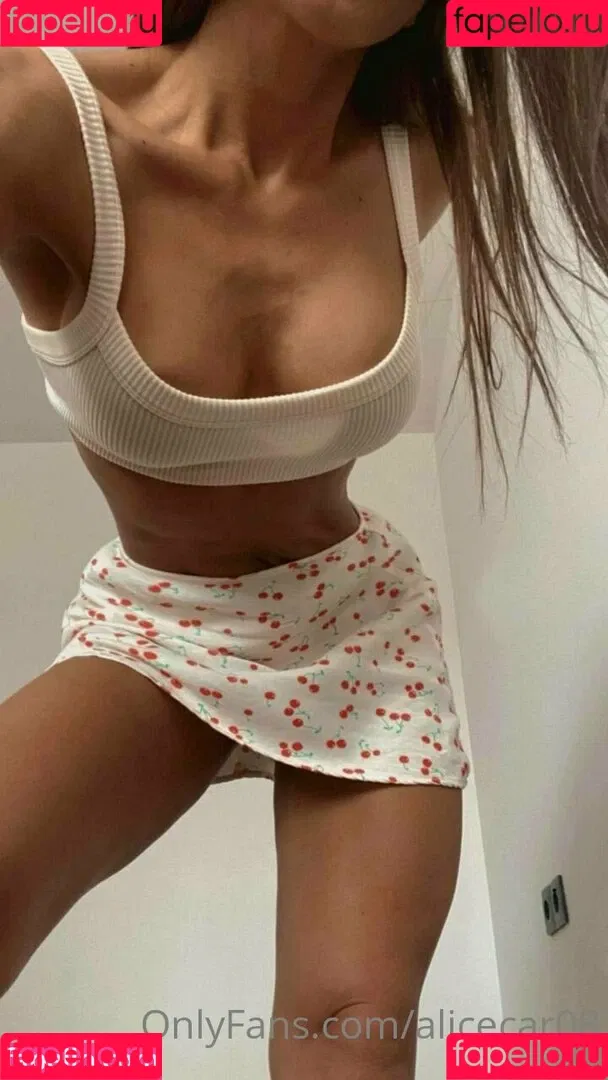 alicecar08 Onlyfans Photo Gallery 