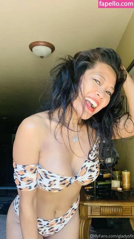 SexyPinayofficial1 Onlyfans Photo Gallery 