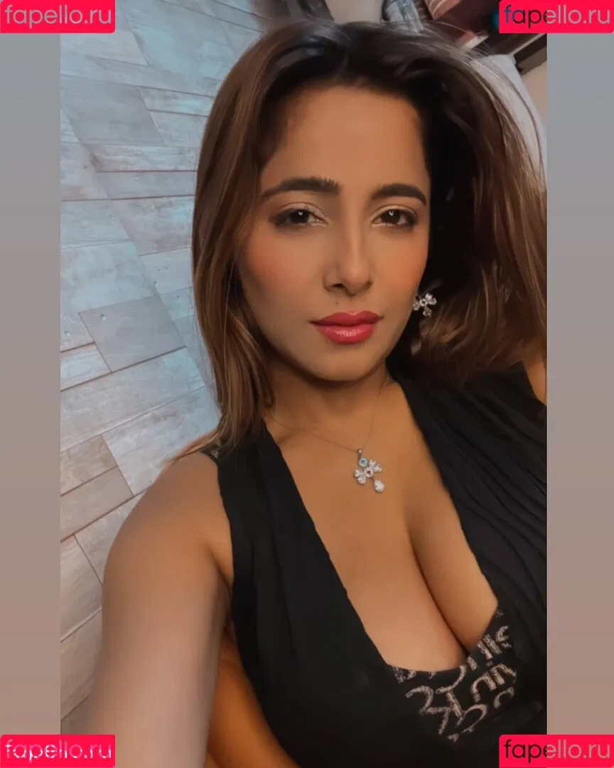 Kate Sharma Onlyfans Photo Gallery 