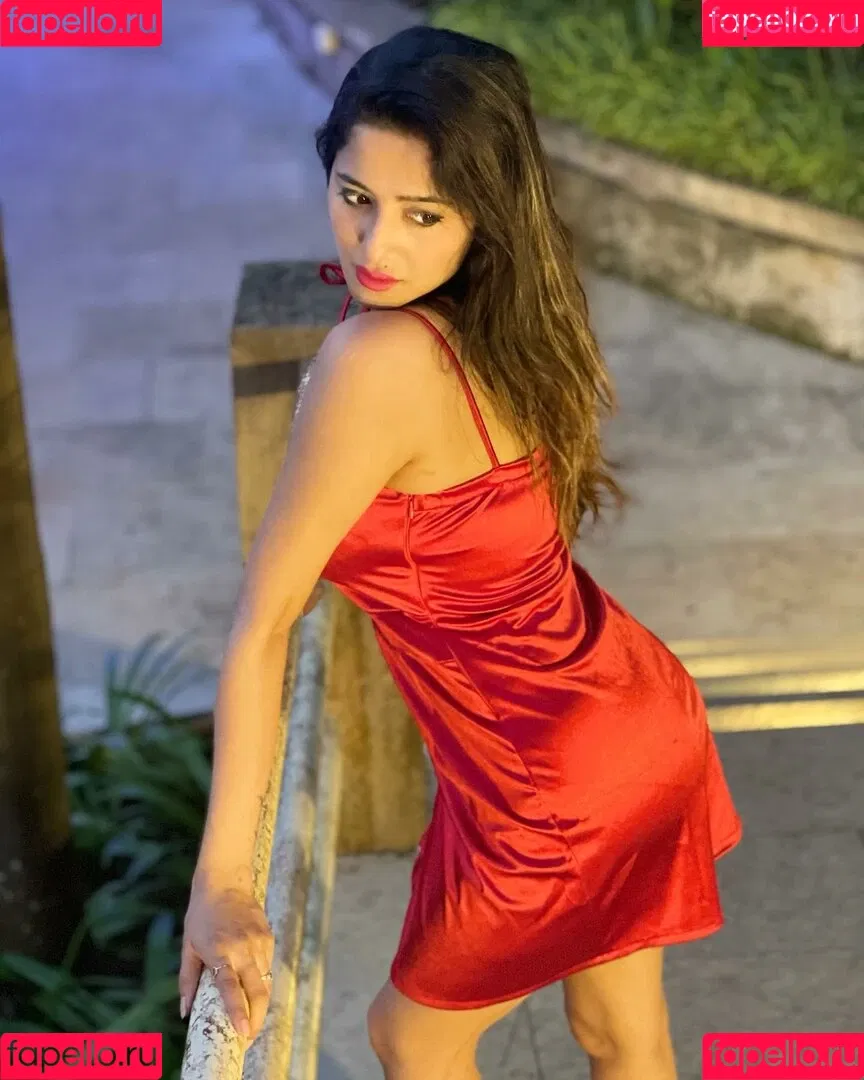 Kate Sharma Onlyfans Photo Gallery 