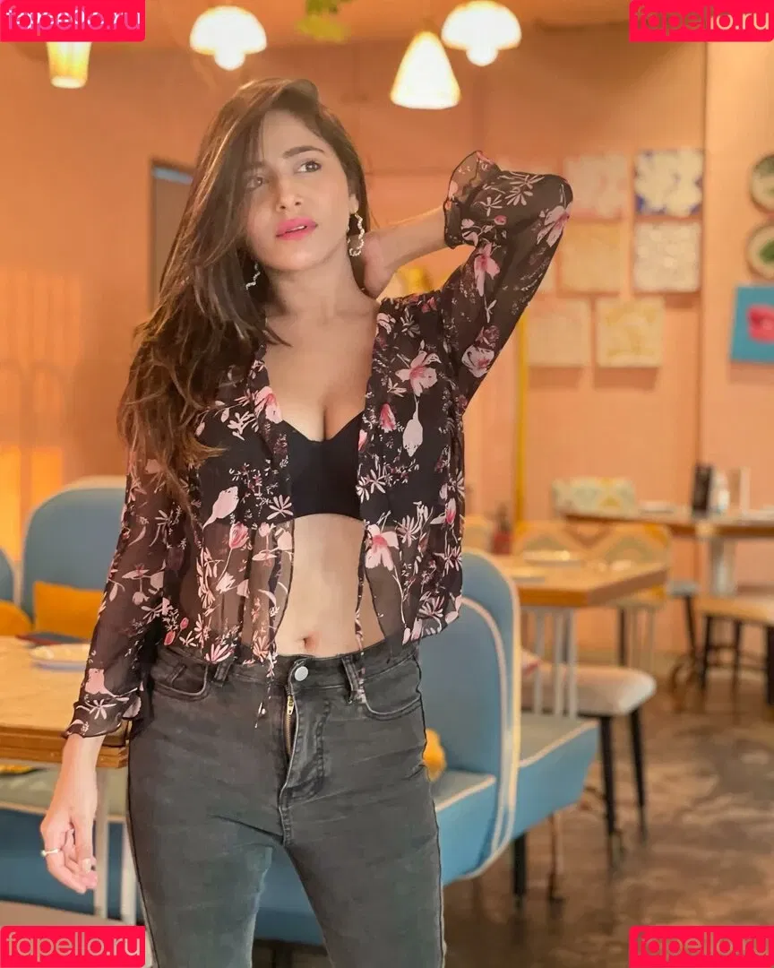 Kate Sharma Onlyfans Photo Gallery 
