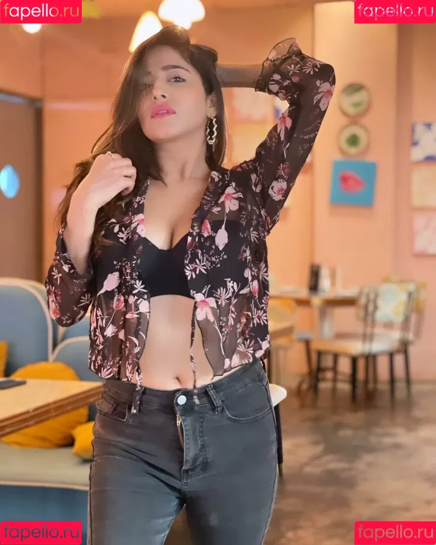 Kate Sharma Onlyfans Photo Gallery 