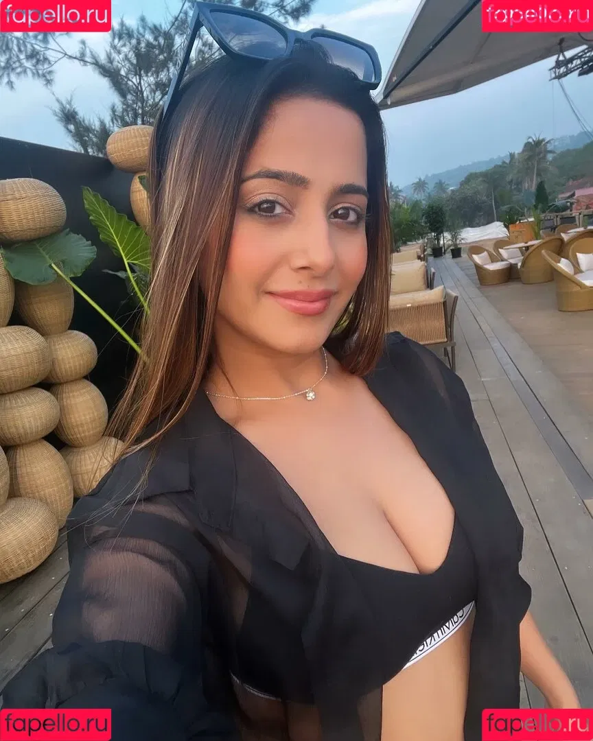 Kate Sharma Onlyfans Photo Gallery 