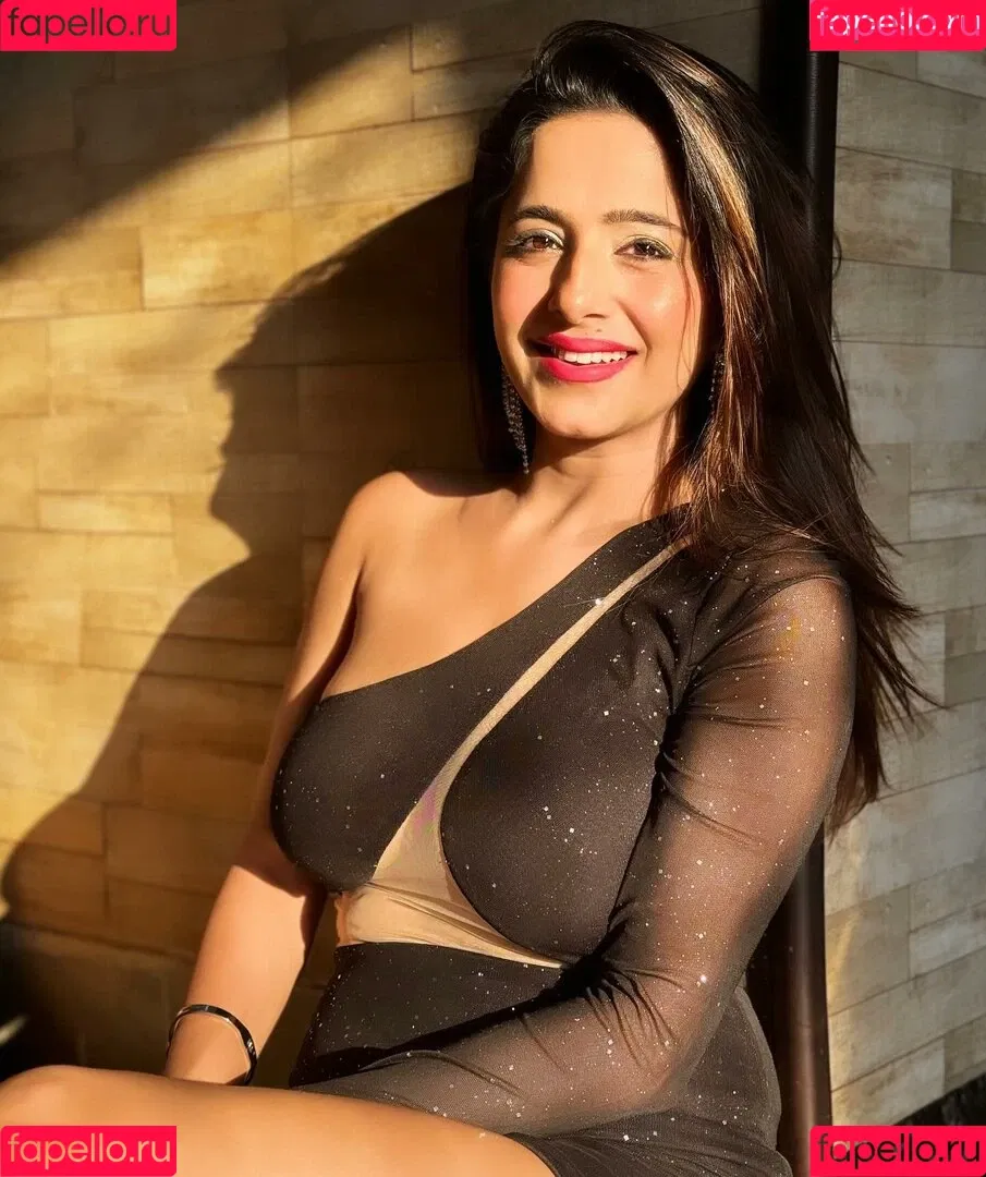 Kate Sharma Onlyfans Photo Gallery 