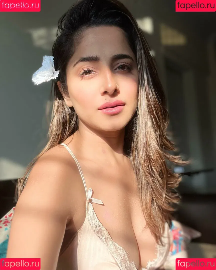 Kate Sharma Onlyfans Photo Gallery 