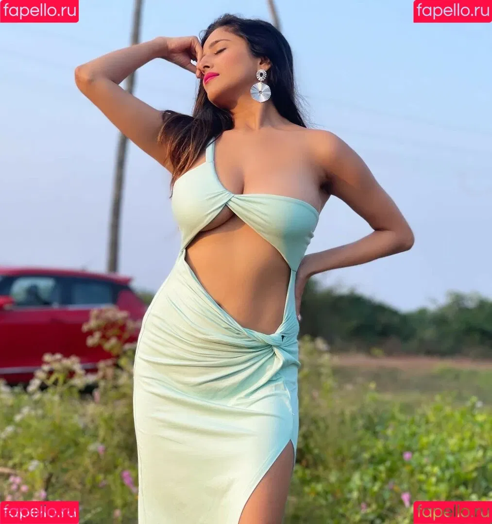 Kate Sharma Onlyfans Photo Gallery 