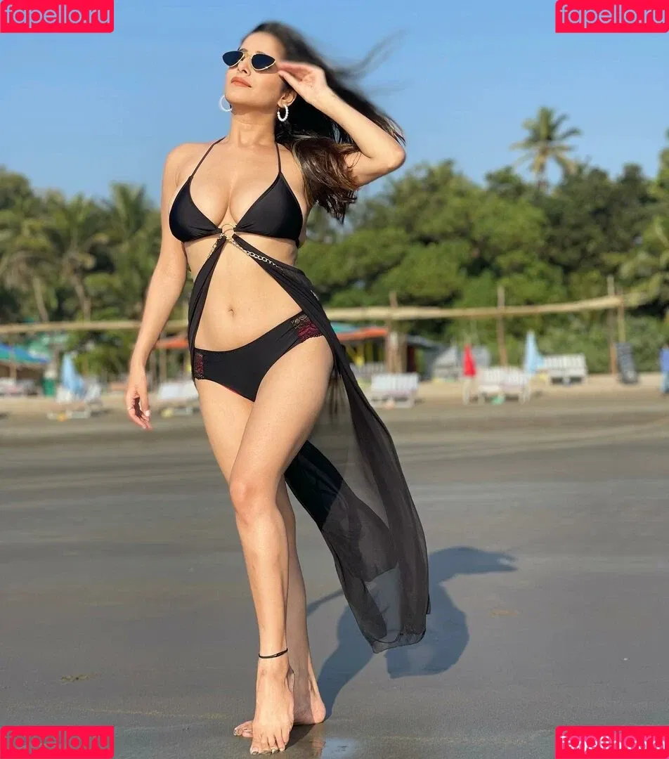 Kate Sharma Onlyfans Photo Gallery 