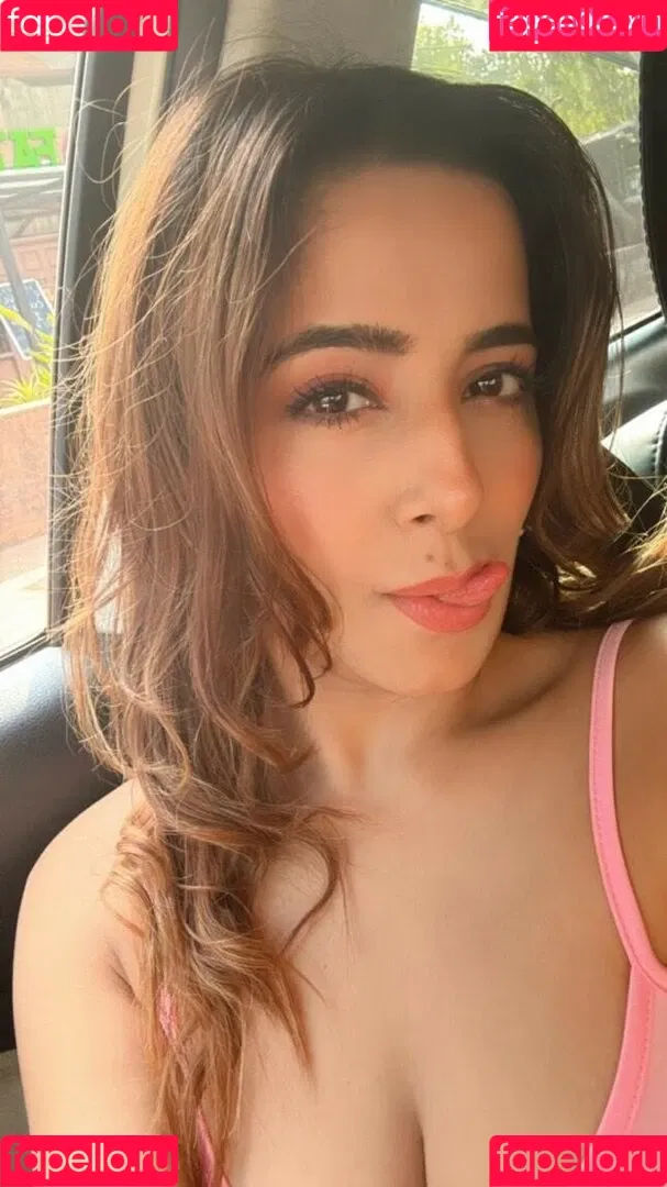 Kate Sharma Onlyfans Photo Gallery 
