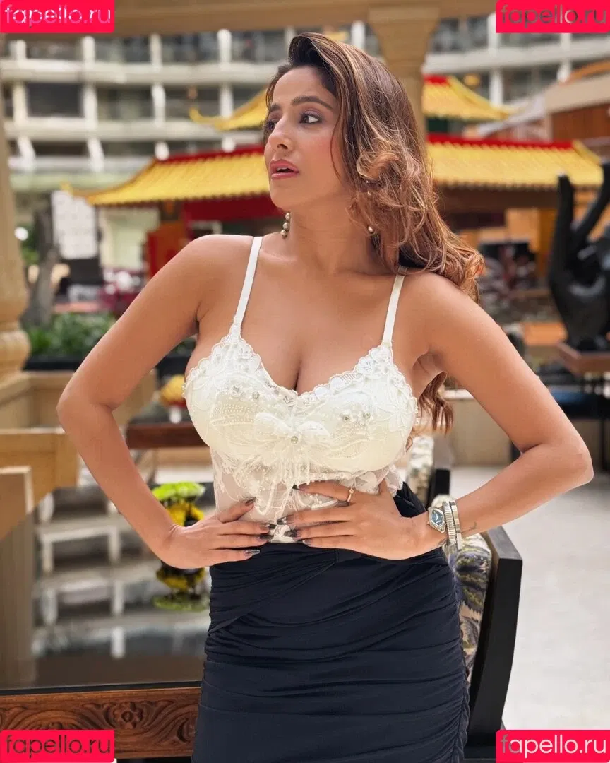 Kate Sharma Onlyfans Photo Gallery 