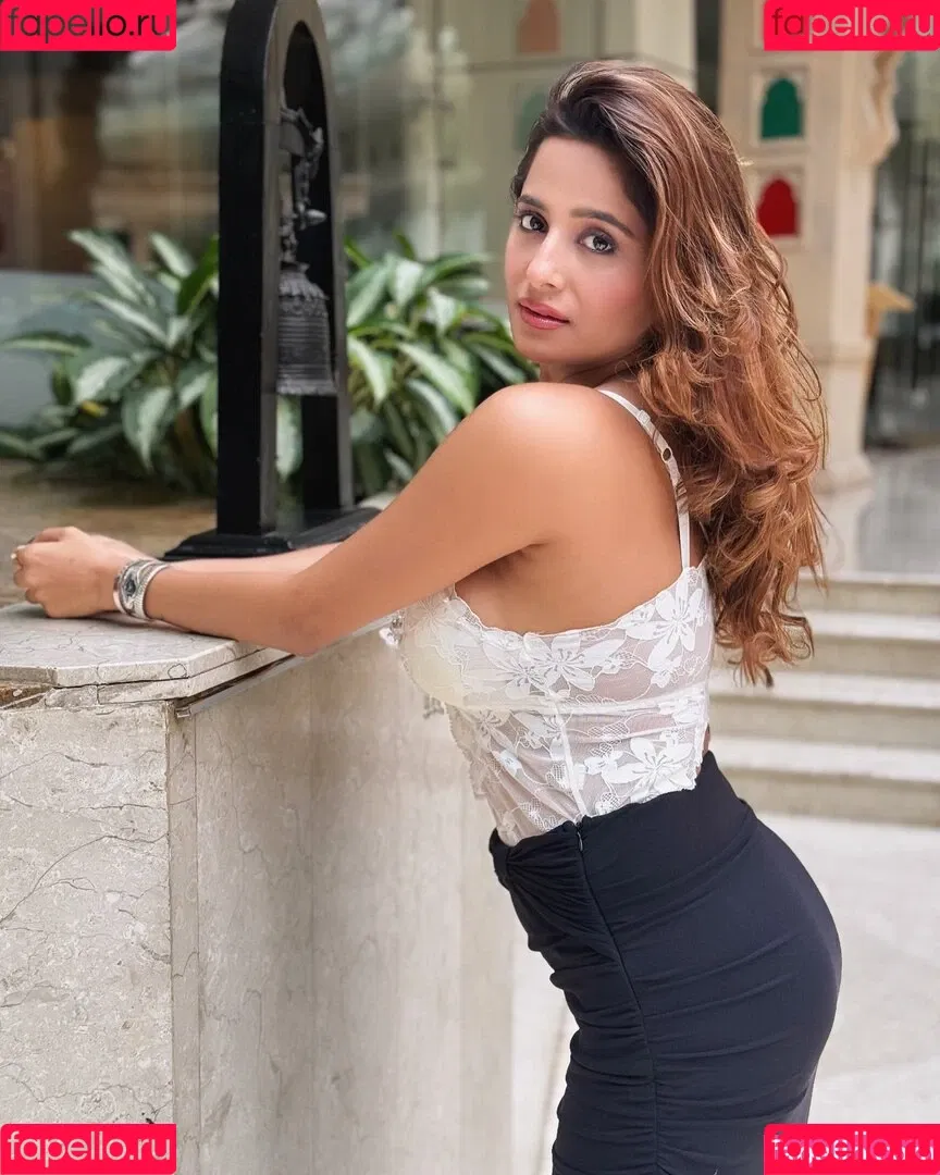 Kate Sharma Onlyfans Photo Gallery 
