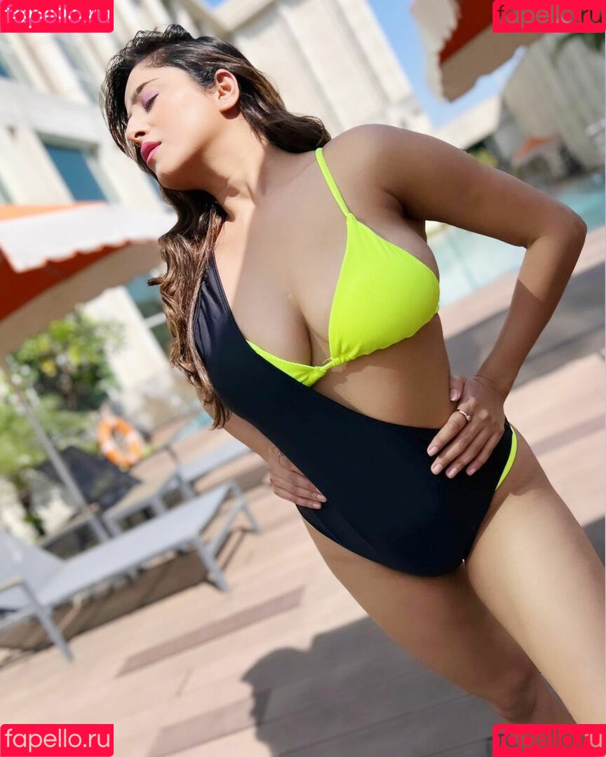 Kate Sharma Onlyfans Photo Gallery 