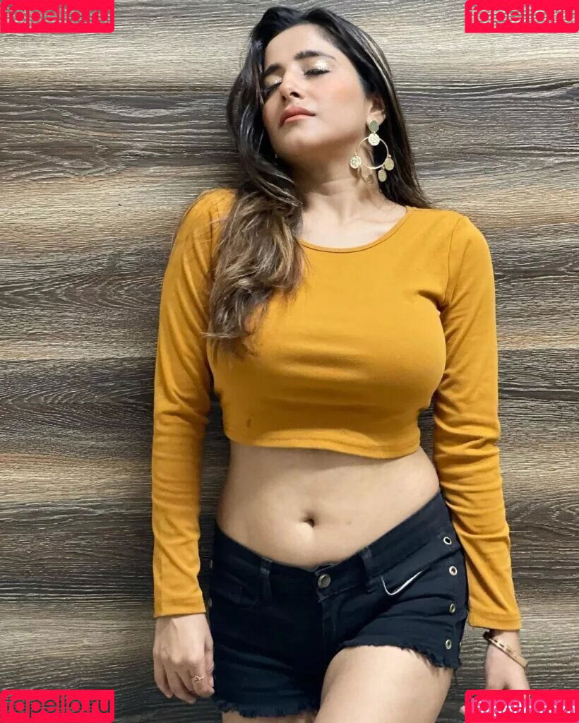 Kate Sharma Onlyfans Photo Gallery 