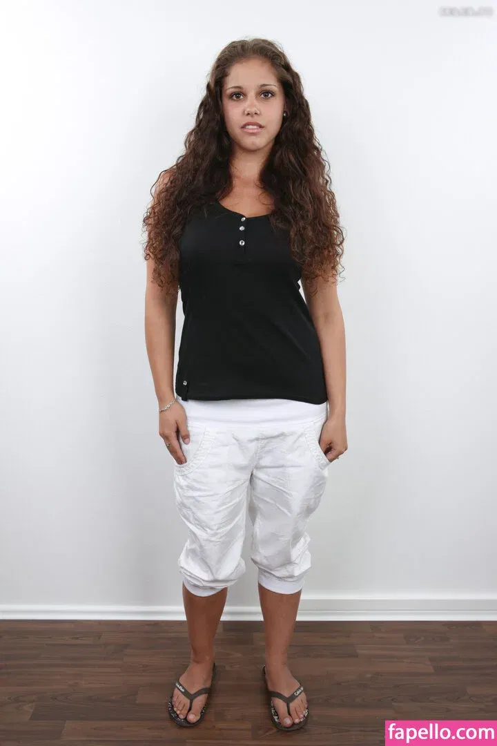 Guenuche Onlyfans Photo Gallery 