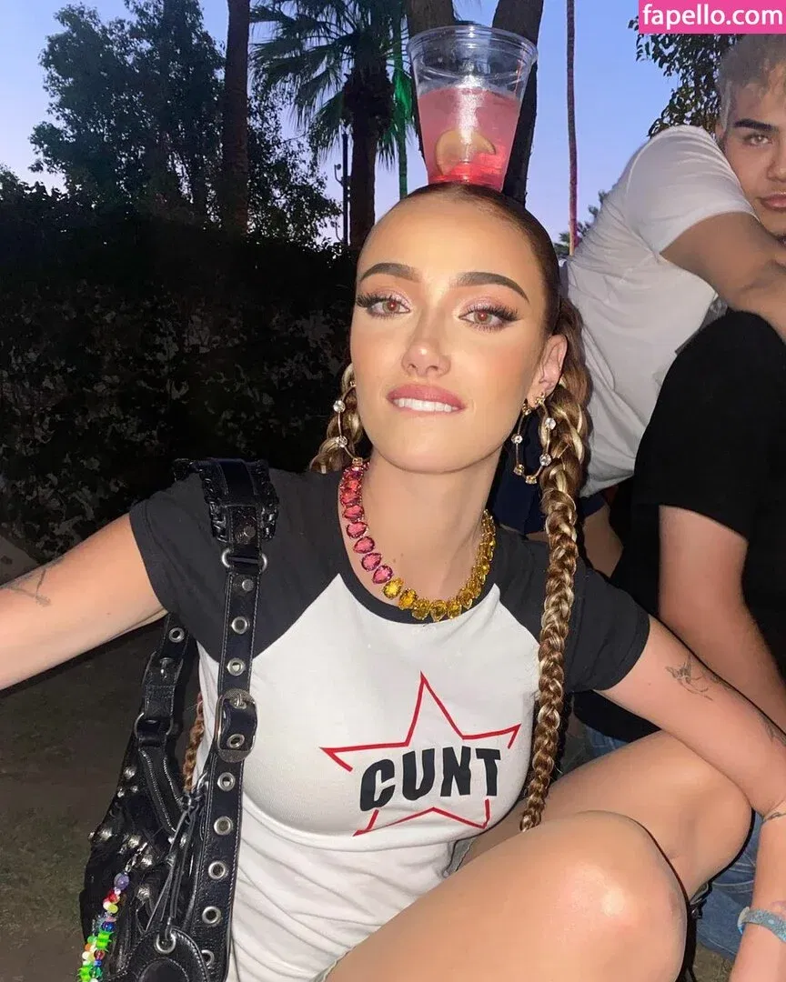 Olivia O'Brien Onlyfans Photo Gallery 