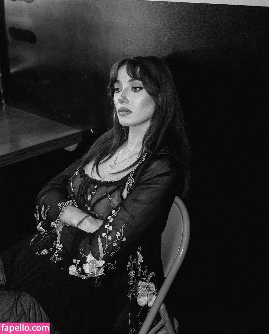 Olivia O'Brien Onlyfans Photo Gallery 