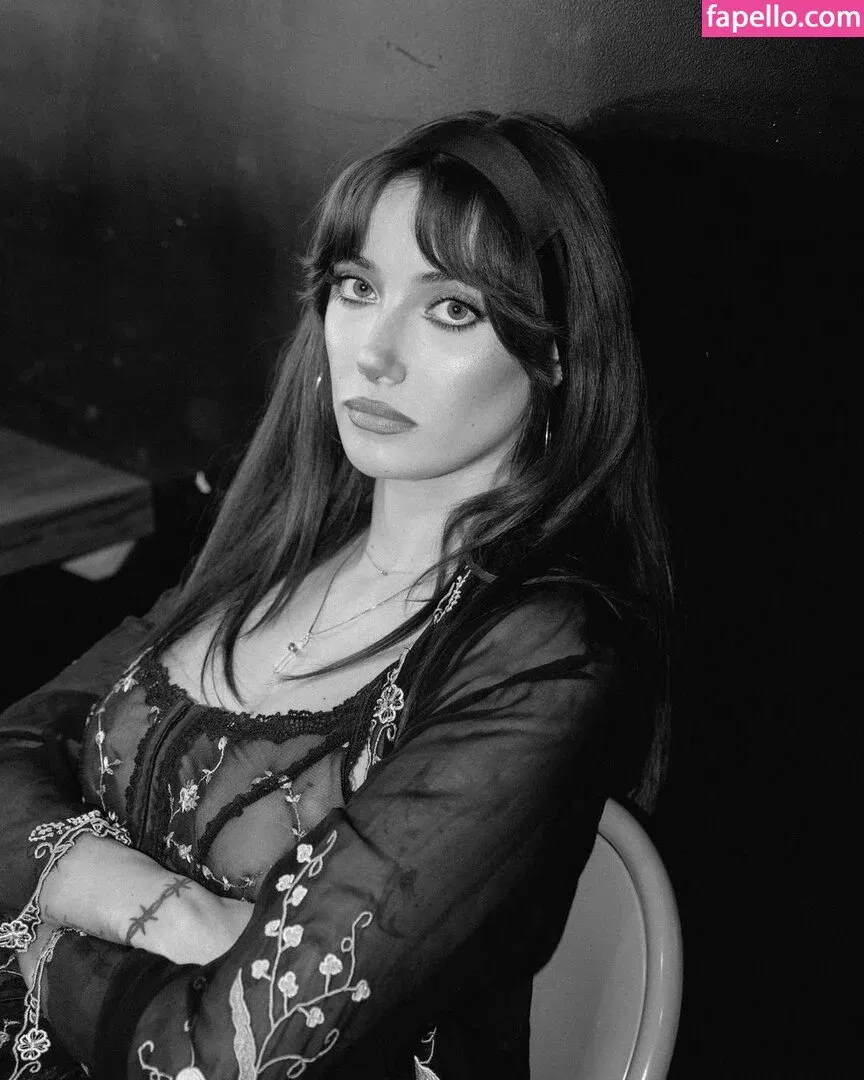 Olivia O'Brien Onlyfans Photo Gallery 