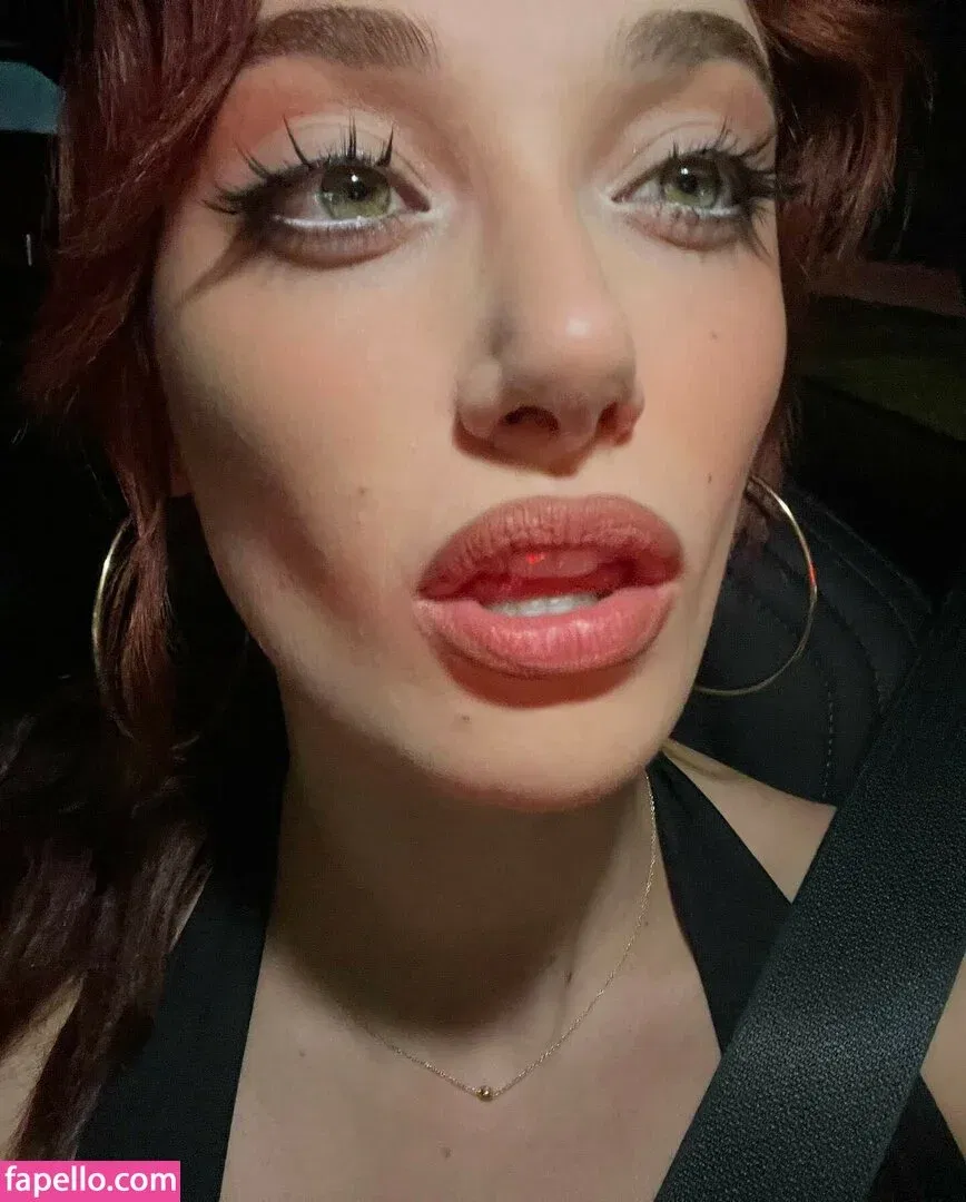 Olivia O'Brien Onlyfans Photo Gallery 