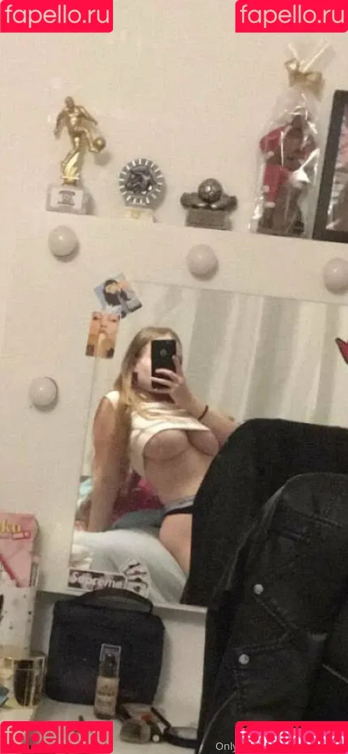 emiliaaverie Onlyfans Photo Gallery 