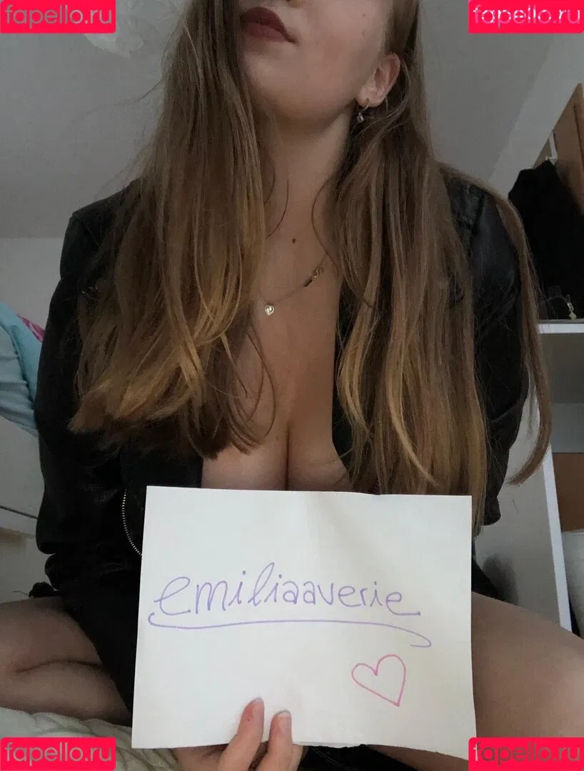 emiliaaverie Onlyfans Photo Gallery 