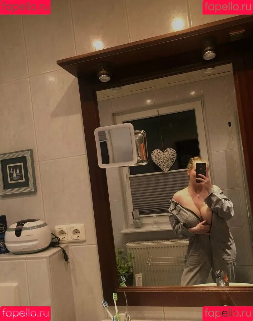 emiliaaverie Onlyfans Photo Gallery 