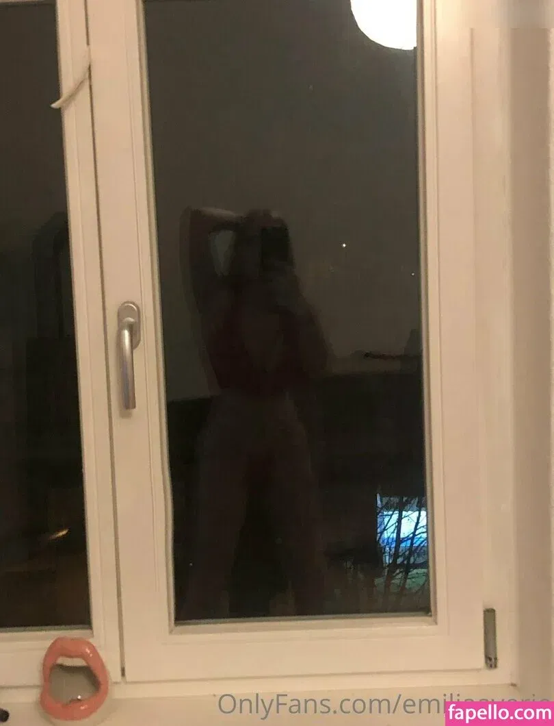 emiliaaverie Onlyfans Photo Gallery 