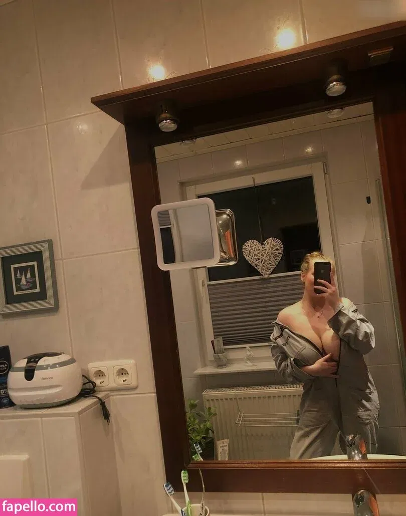 emiliaaverie Onlyfans Photo Gallery 