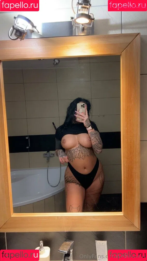 Mia Sayuri Onlyfans Photo Gallery 