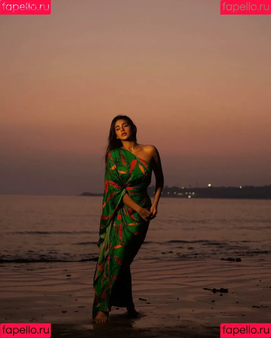 Pakhi Gadh Onlyfans Photo Gallery 