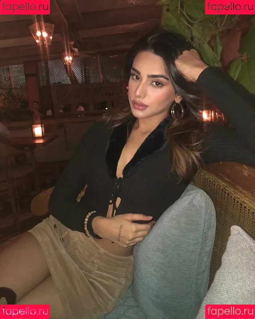Pakhi Gadh Onlyfans Photo Gallery 