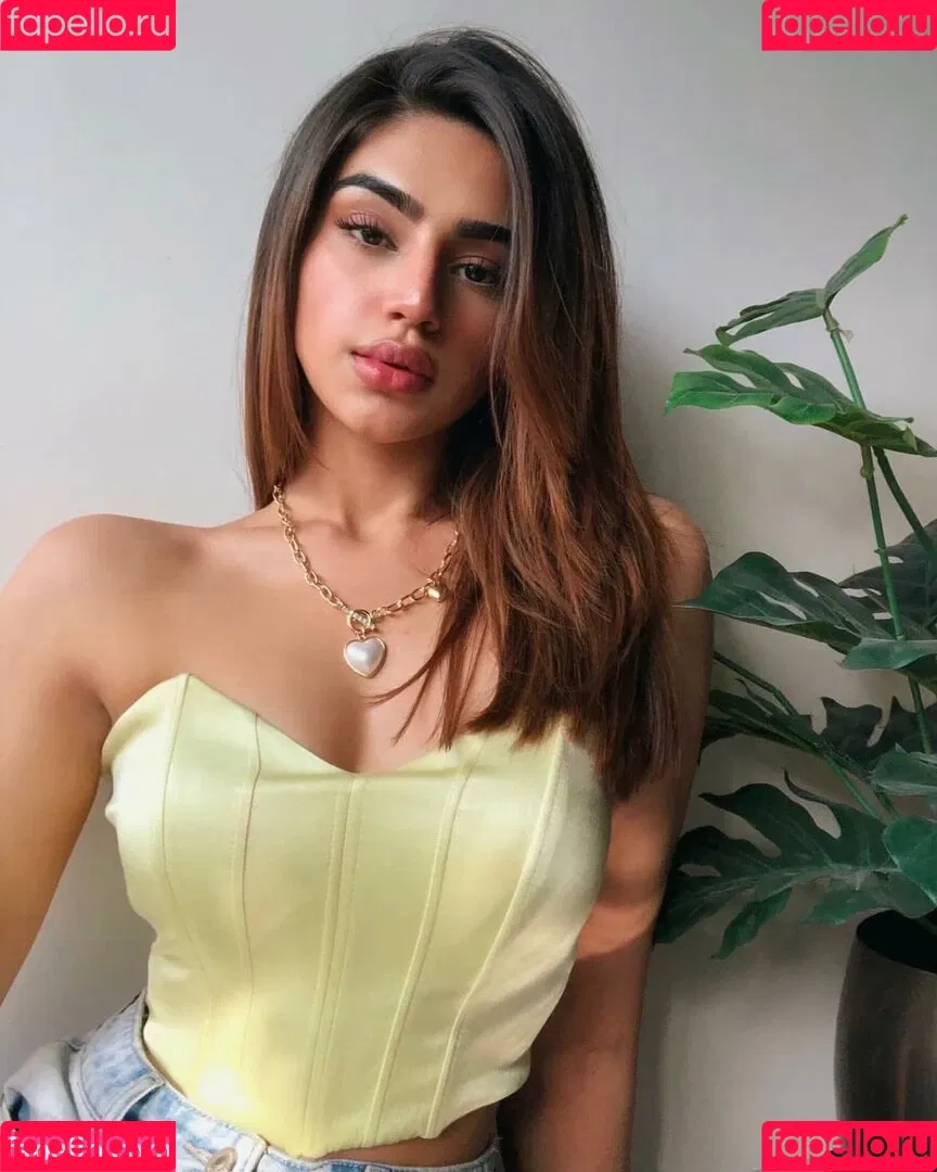 Pakhi Gadh Onlyfans Photo Gallery 